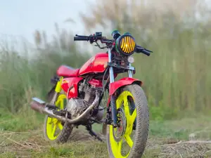 Honda 2005 Red