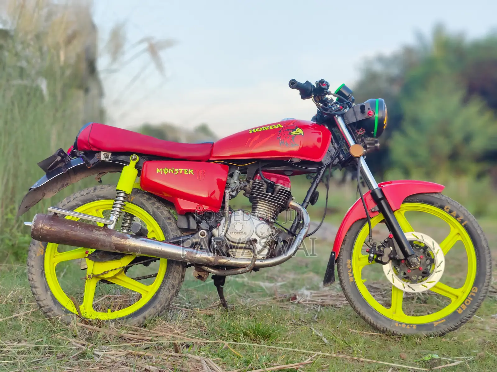 Honda 2005 Red
