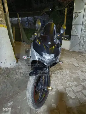 Suzuki GSXF 2022 Silver