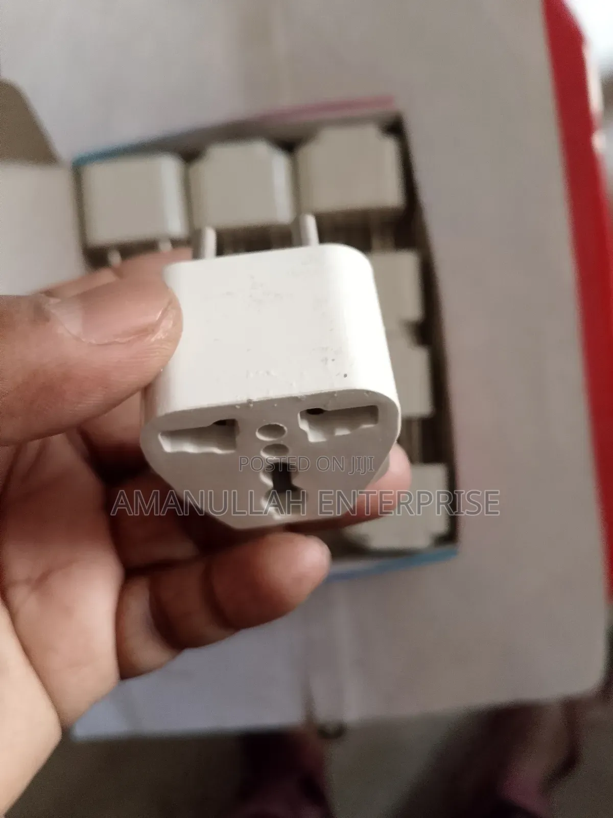 ইউনিভার্সাল ট্রাভেল প্লাগ অ্যাডাপ্টার ৩-পিন থেকে ২-পিনে রূপান্তরকারী ১২ পিস