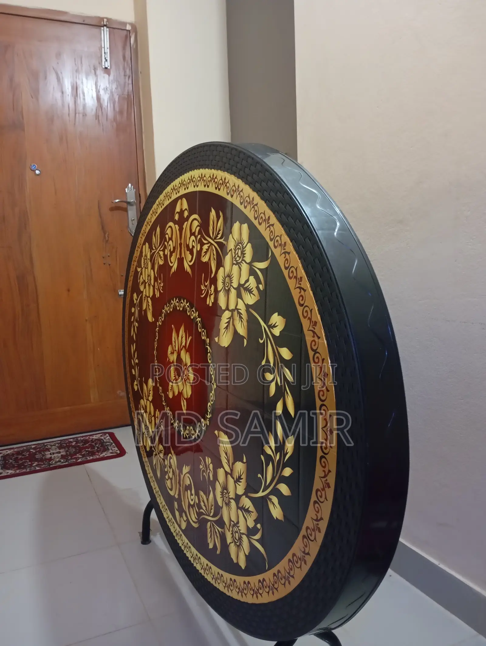 (আরএফএল) ডাইনিং টেবিলে