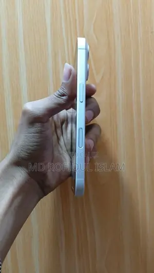 New Apple iPhone 16 128 GB White