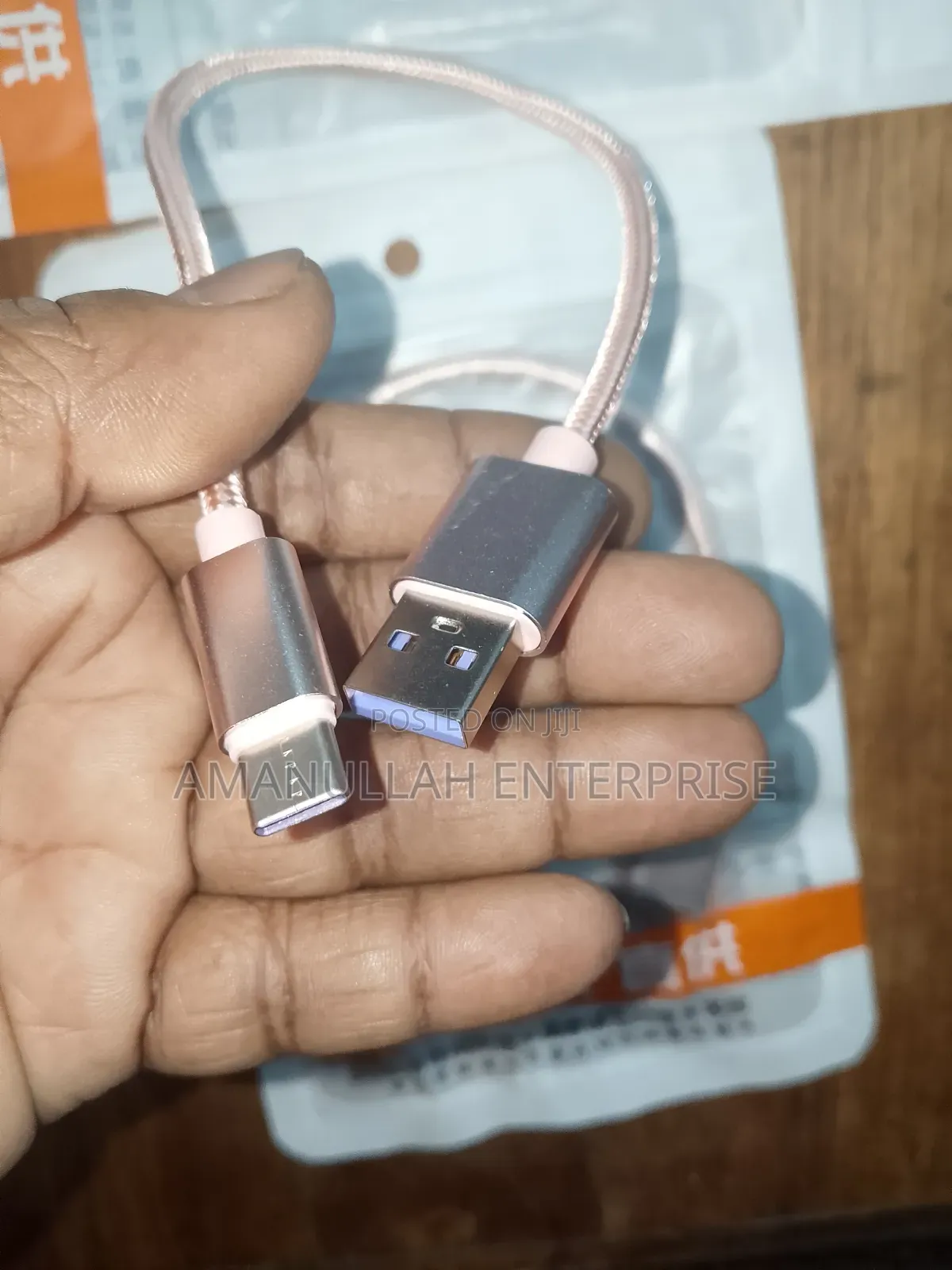 Nylon Braided Usb-a to Usb Type-C Charging Cable With Aluminum Alloy.