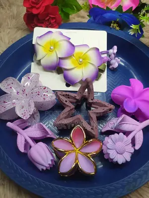 Transparent Flower Hair Clip – A Truly Unique Look!
