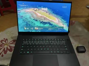 ল্যাপটপ রেজার ব্লেড অ্যাডভান্সড 16GB ইন্টেল কোর আই৭ এসএসডি 1T