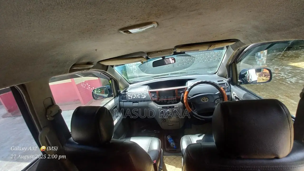 Toyota Noah 2.0 AWD (8 Seater) 2002 Blue