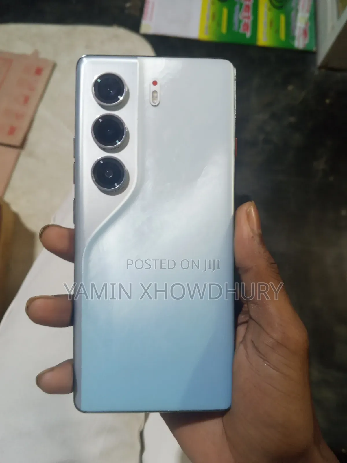 টেকনো ক্যামন ৪০ প্রো ৪জি ২৫৬ জিবি সাদা