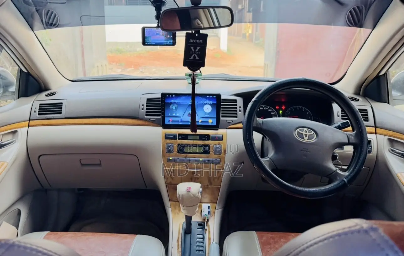 Toyota Corolla 2004 White
