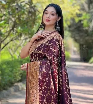 জাপানি সিল্ক স্কিন প্রিন্ট শাড়ি ব্লাউজ পিস সহ