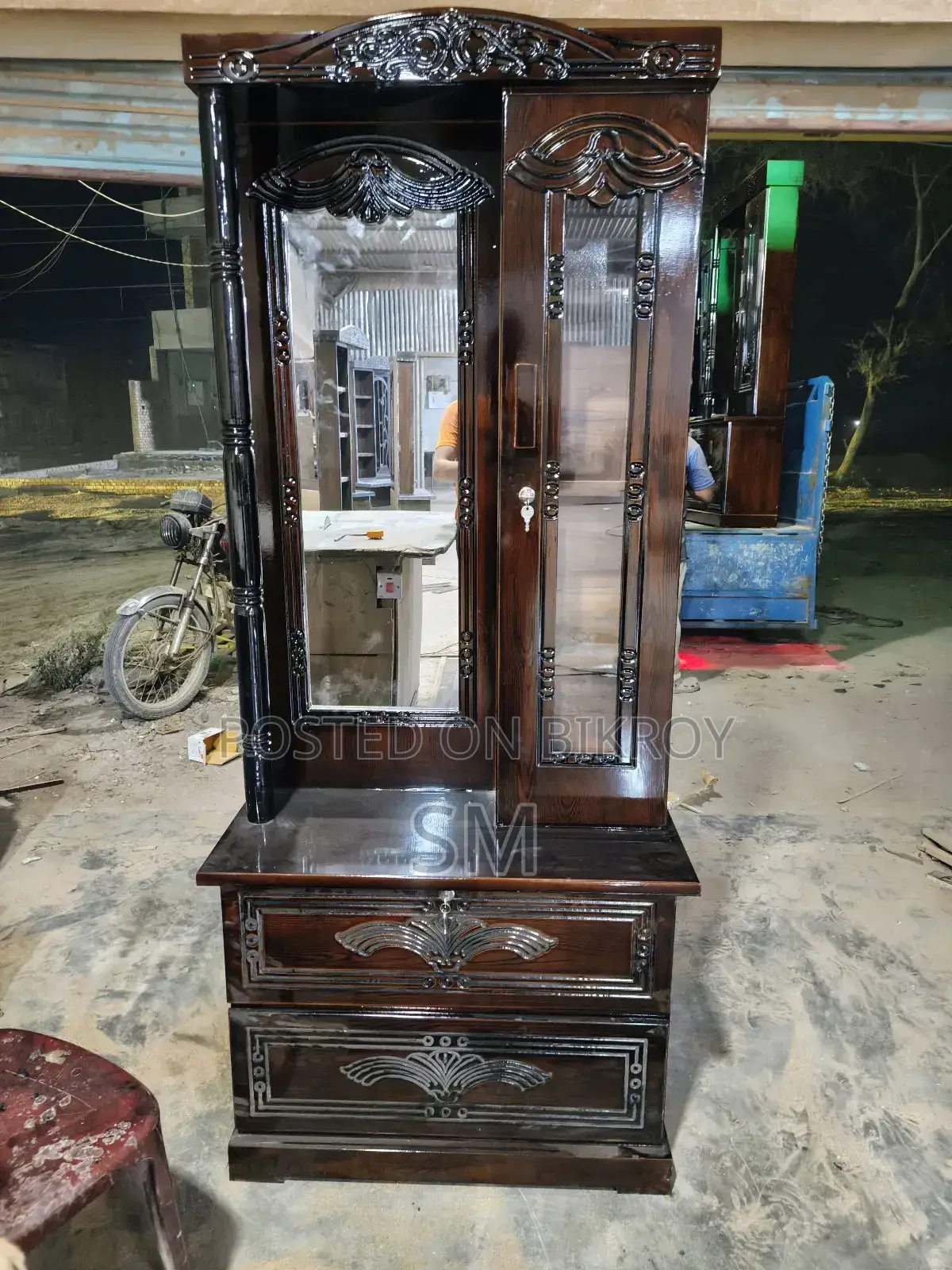 নতুন ড্রেসিং টেবিল। ৩/৬ ফুট। খুলনা
