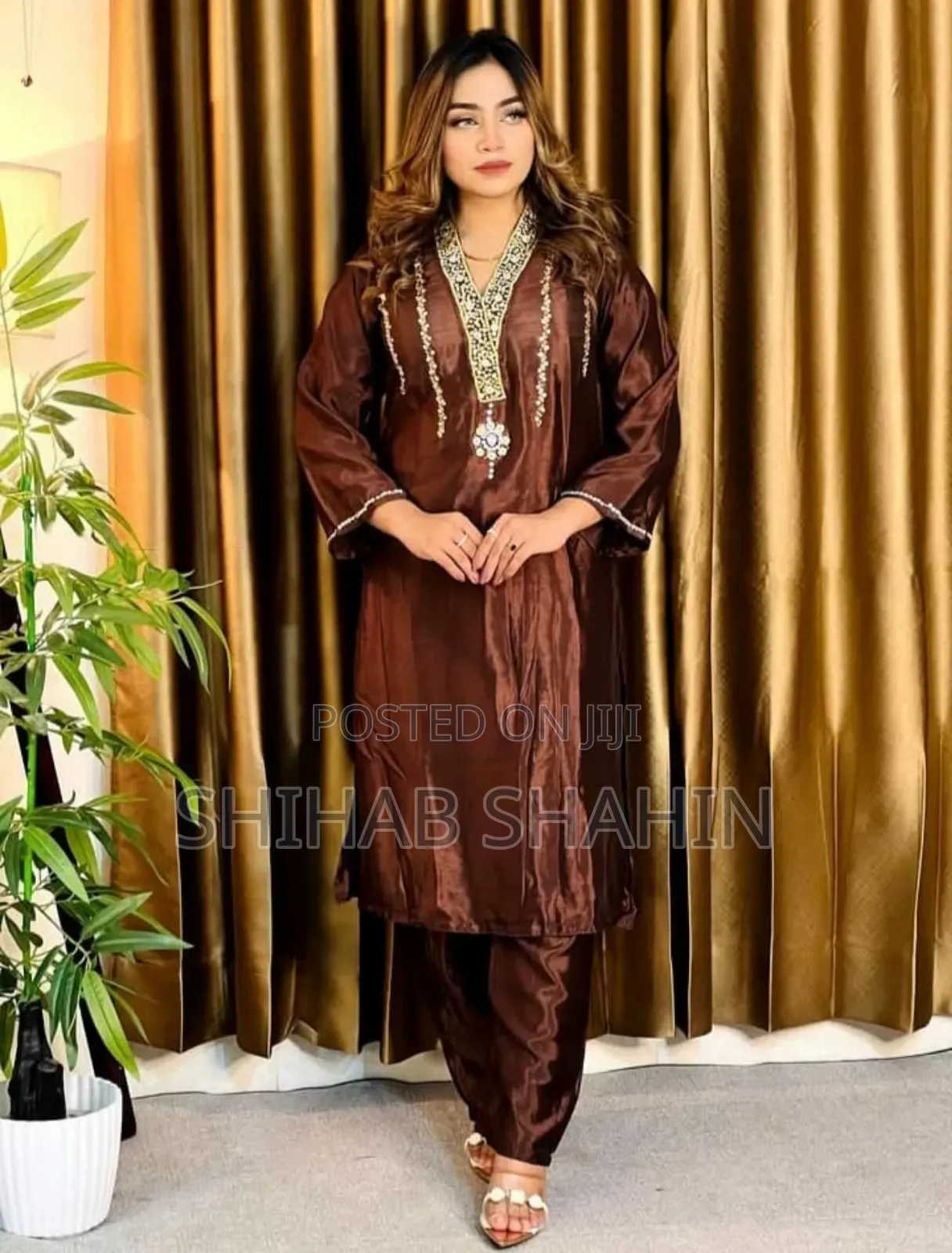 মেয়েদের পোষাক