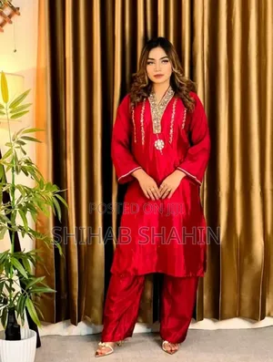 মেয়েদের পোষাক