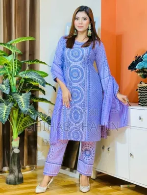 মেয়েদের পোষাক