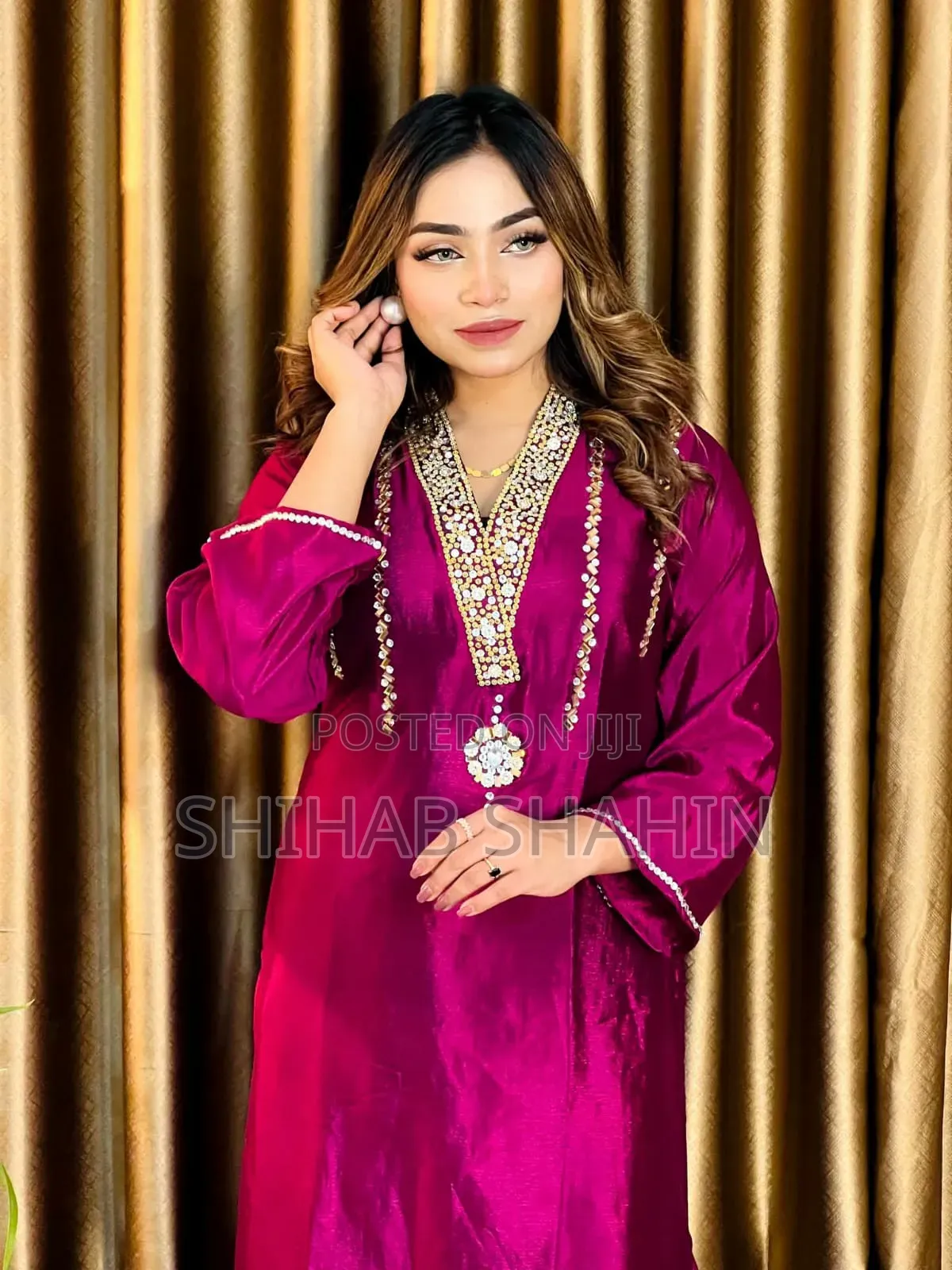 মেয়েদের পোষাক