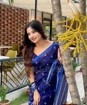শাড়ির সাথে সম্পূর্ণ ম্যাচিং ব্লাউজ পিস সংযুক্ত থাকবে