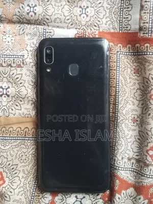 Samsung Galaxy A30 64 GB Black