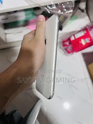 Apple XR 128 GB White