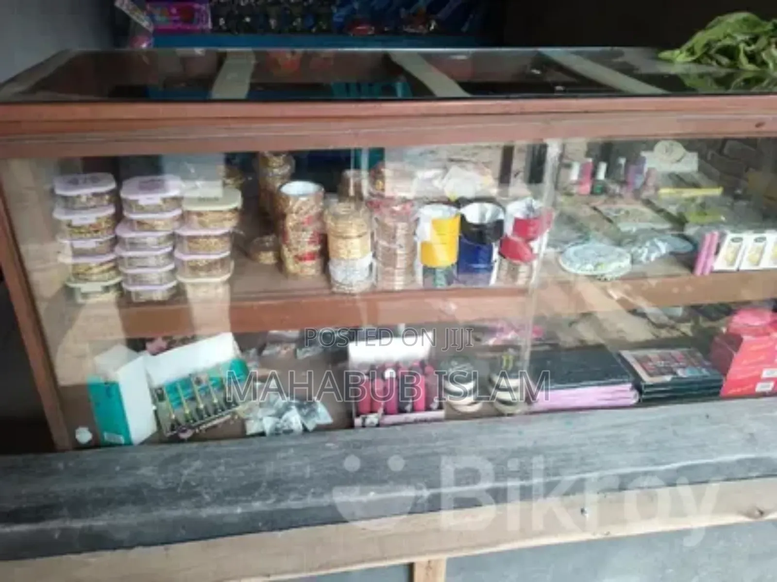 রানিং দোকানের মালামাল সহ ডেকোরেশন বিক্রি