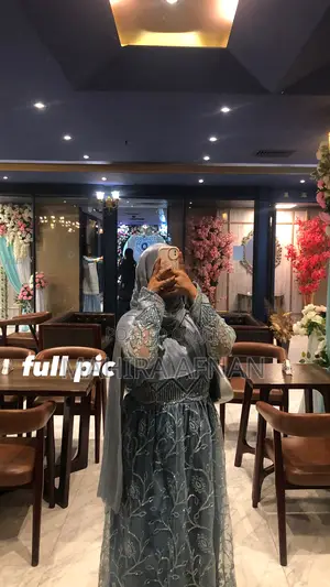 মহিলাদের জন্য লম্বা জমকালো পোশাক