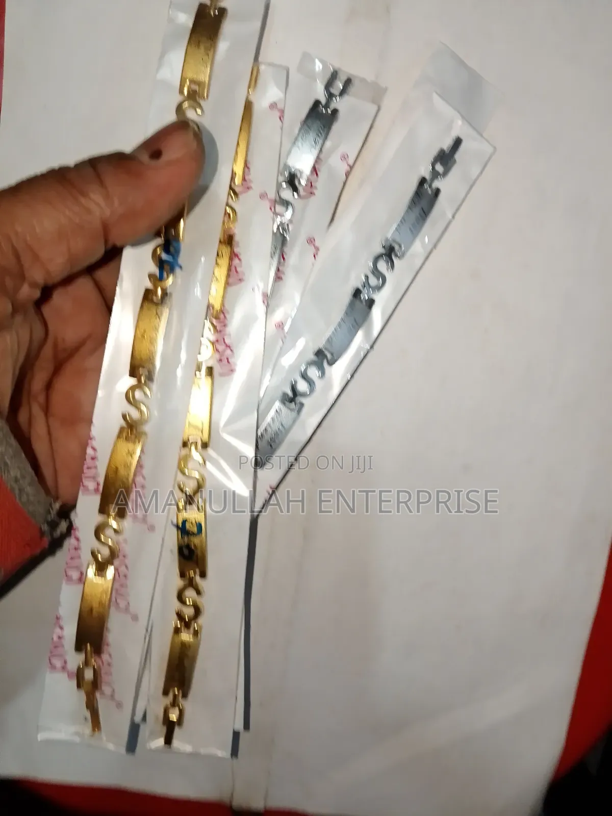 অনলাইনে কিনুন S-Link গোল্ড ও সিলভার প্লেটেড ব্রেসলেট | Vasangi Jewelry (১ পিস)