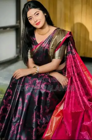 বেনারশি কাতান শাড়ি সাথে ব্লাউজ পিস
