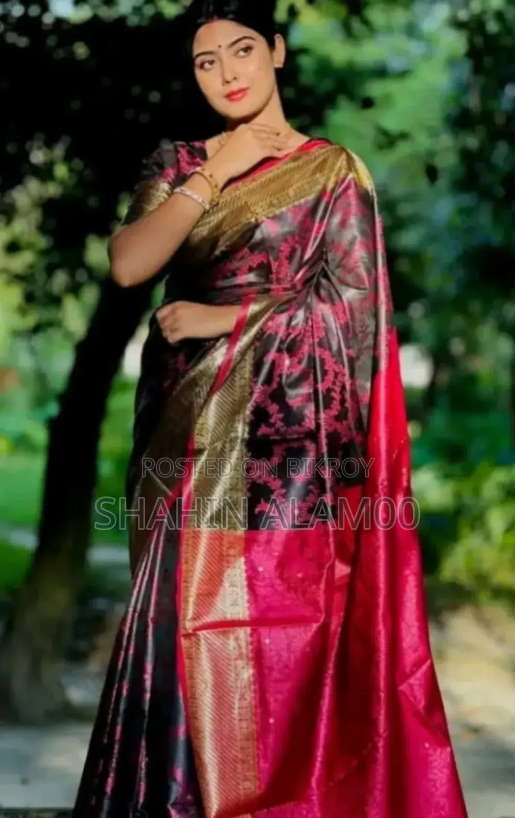 বেনারশি কাতান শাড়ি সাথে ব্লাউজ পিস