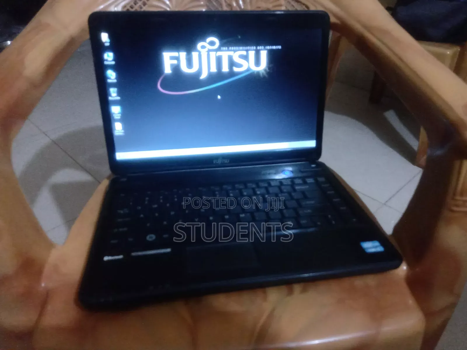 Laptop Fujitsu Lifebook LH532 4GB Intel Core I3 SSD 512GB