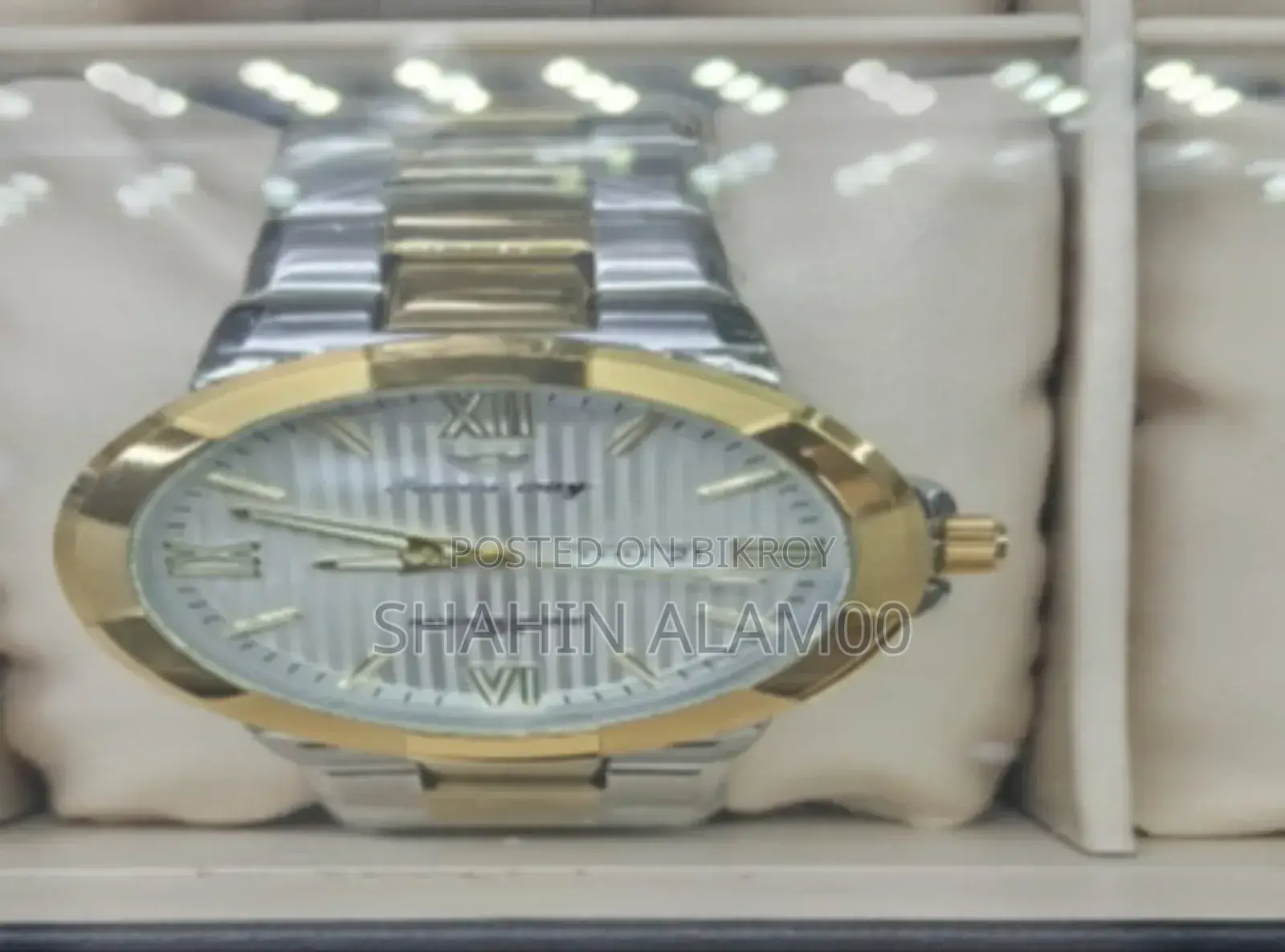 Success Way Luxury Quartz Wristwatch, Model (L223)