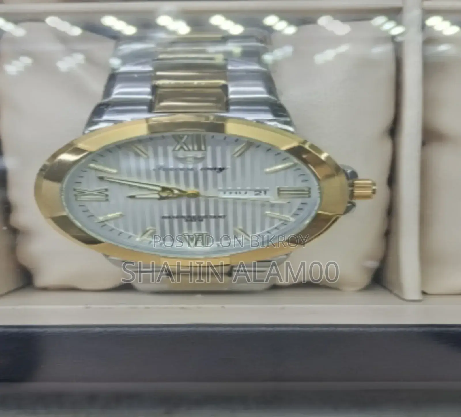 Success Way Luxury Quartz Wristwatch, Model (L223)
