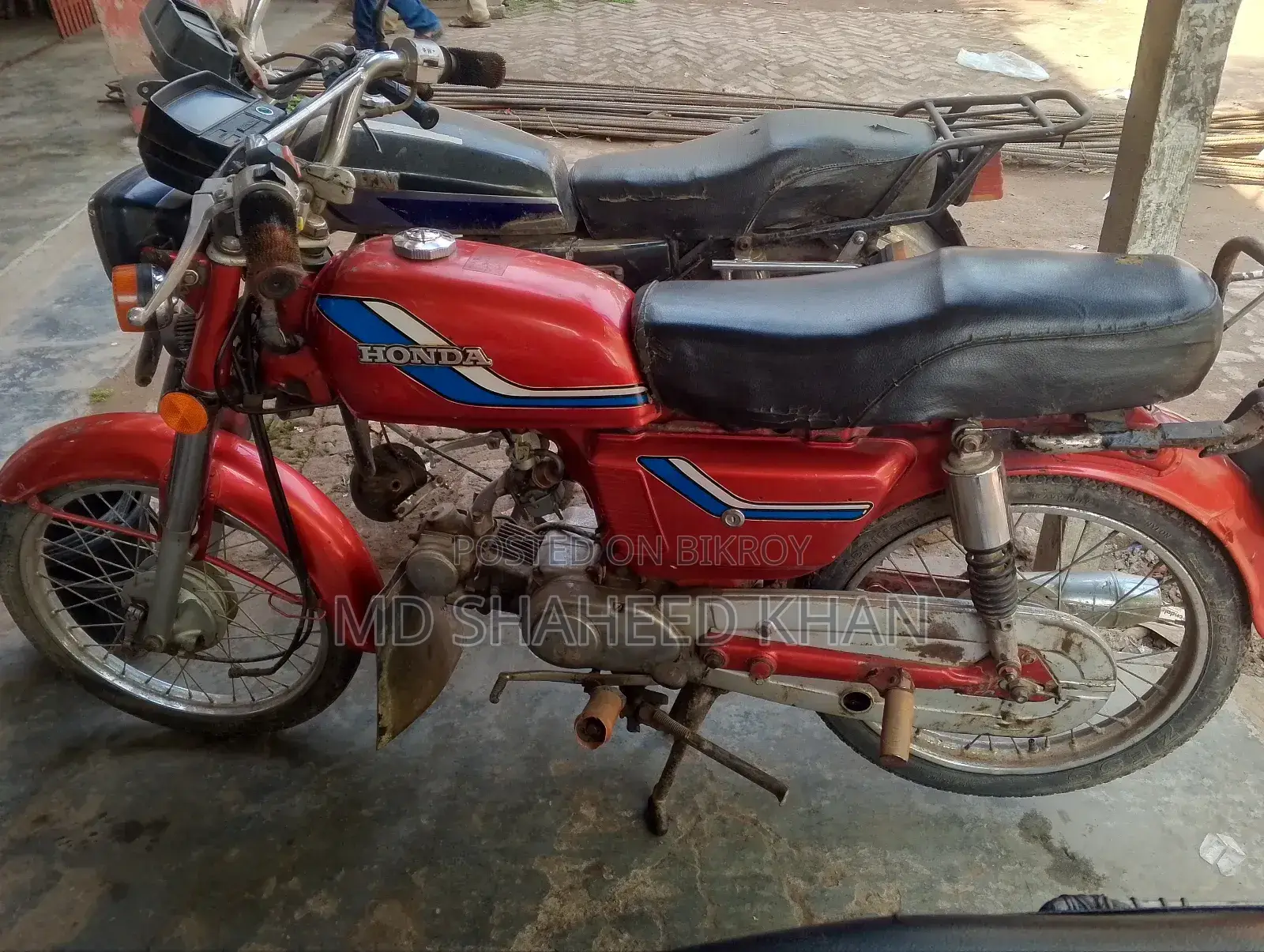 Honda 1999 Red