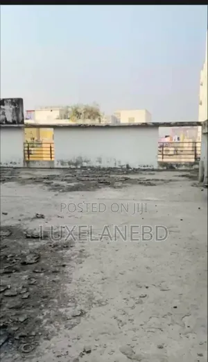 20bdrm House in Uttara for Sale