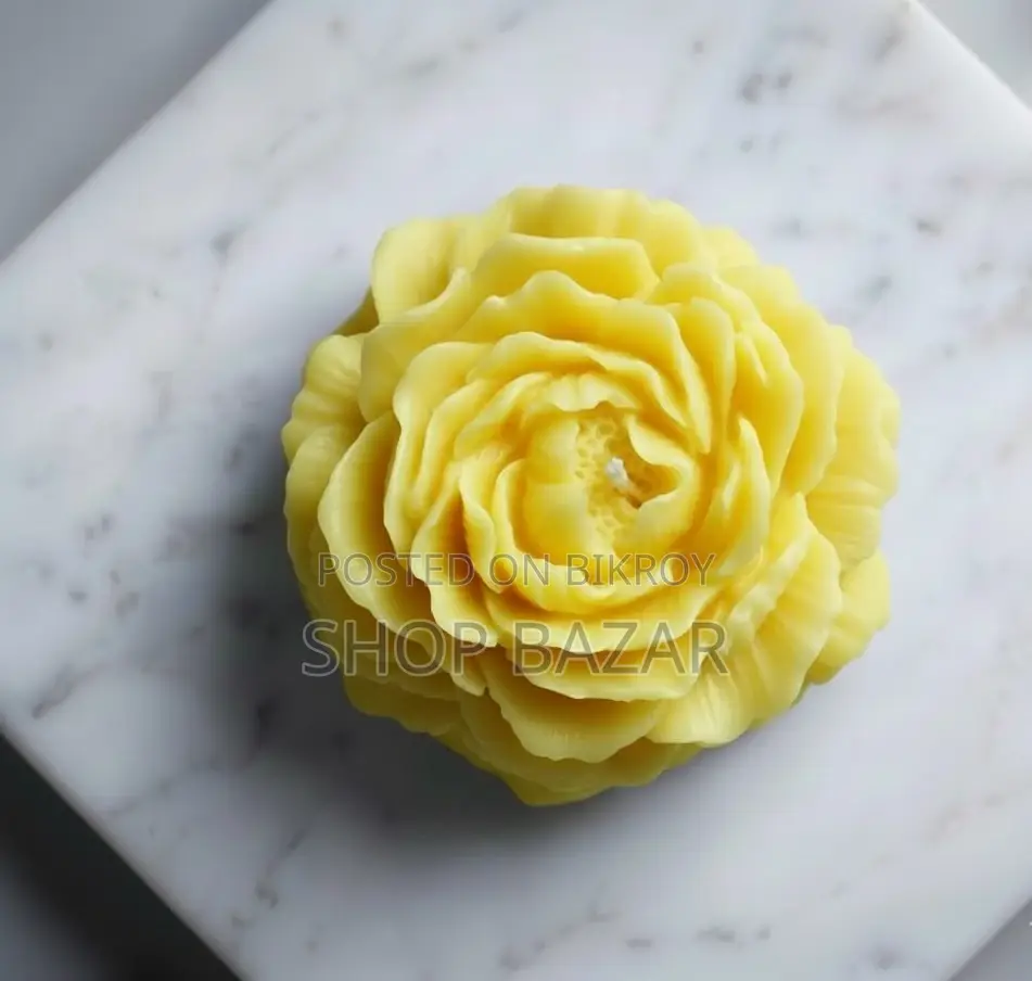 Premium Flower-Shaped Candle – Elegant Decor Item