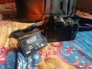 Canon 200d Camera + 18-55 Lens - Read Details Carefully