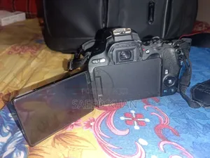 Canon 200d Camera + 18-55 Lens - Read Details Carefully