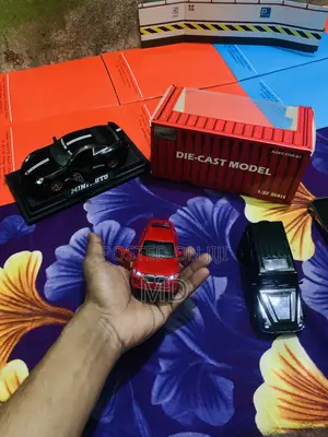 ডাই-কাস্ট মডেল কার