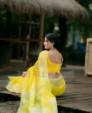 হাফ সিল্ক লেস ওয়ার্ক শাড়ি সাথে থাকবে ম্যাচিং ব্লাউজ পিস