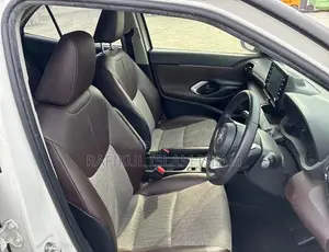 Toyota Yaris Cross 2021 Pearl