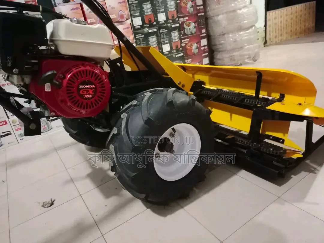 Paddy Harvesting Reaper Machine
