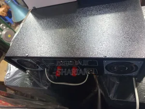 Model: G16, 16 Inch Speaker Box and Amplifier. With Mics.