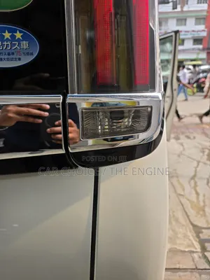 Toyota Esquire 1.8 FWD Hybrid (7 Seater) 2018 Pearl