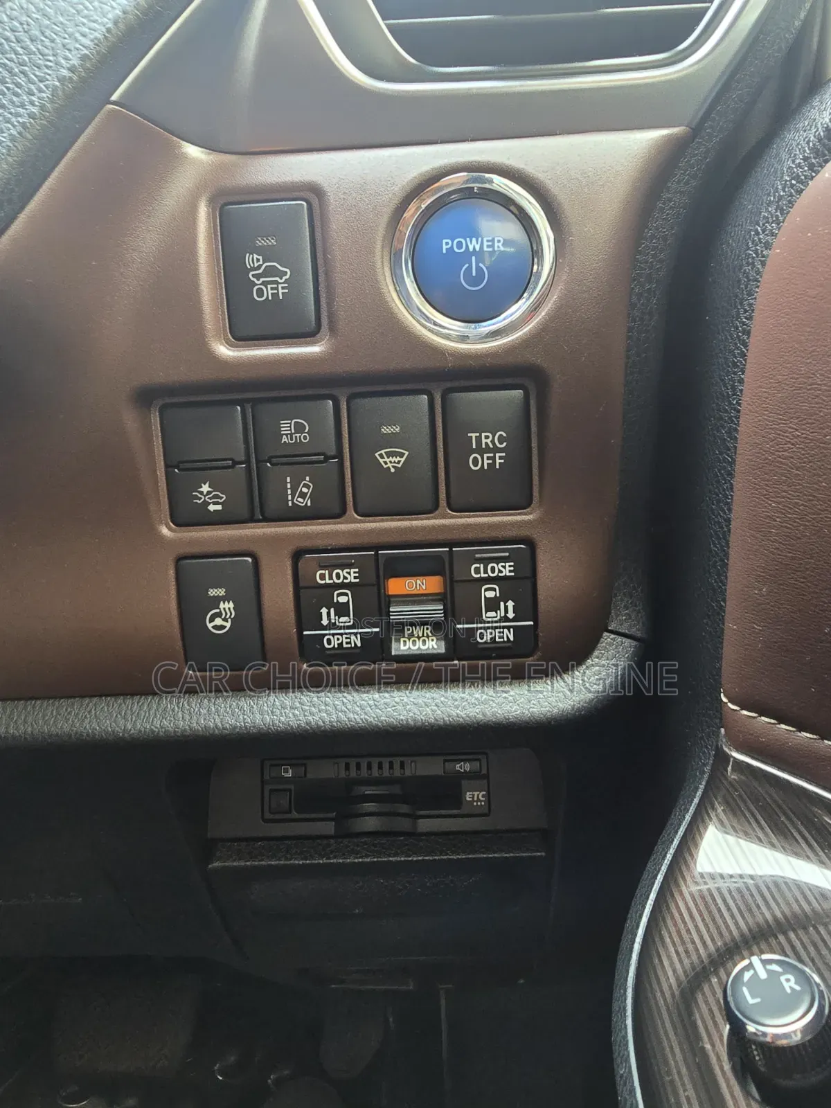 Toyota Esquire 1.8 FWD Hybrid (7 Seater) 2018 Pearl