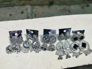 5 Pairs of Earrings for 270 Taka.