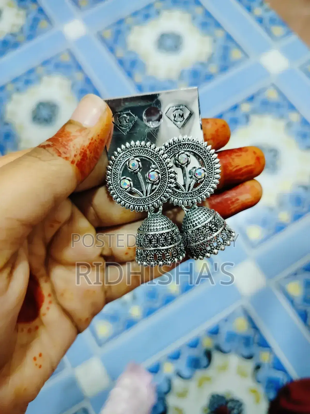 ২৭০টাকা ৫ জোড়া কানের দুল।