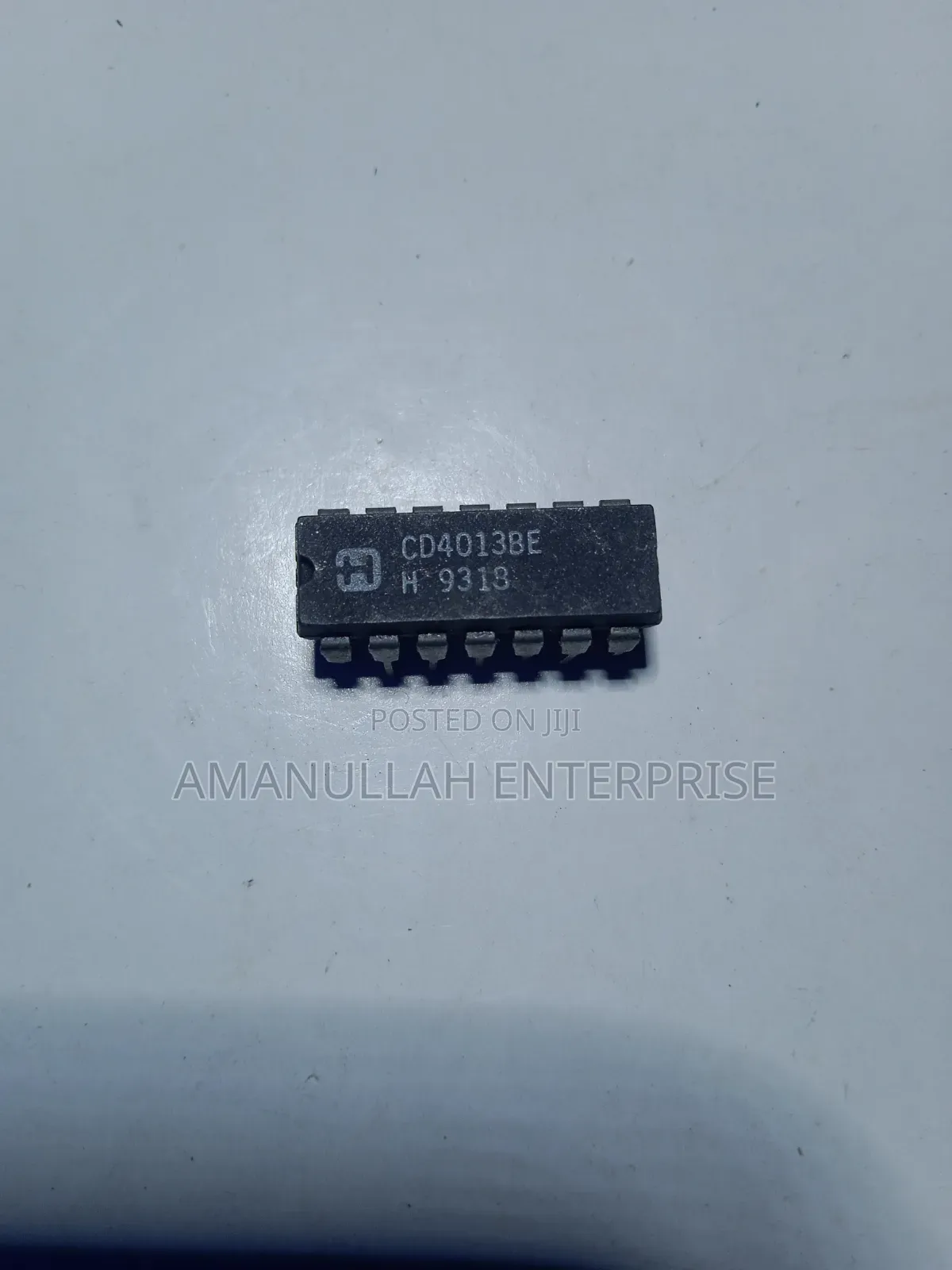 CD4013 CMOS IC (02 Pcs)