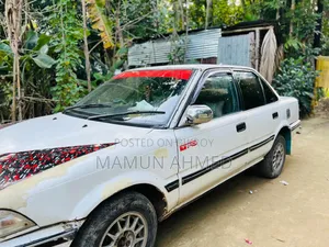 Car 2000 White