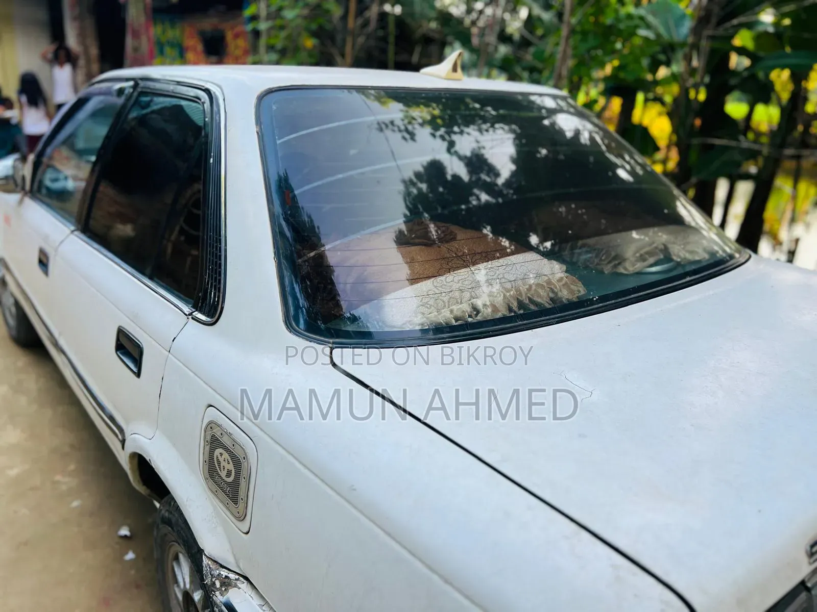Car 2000 White