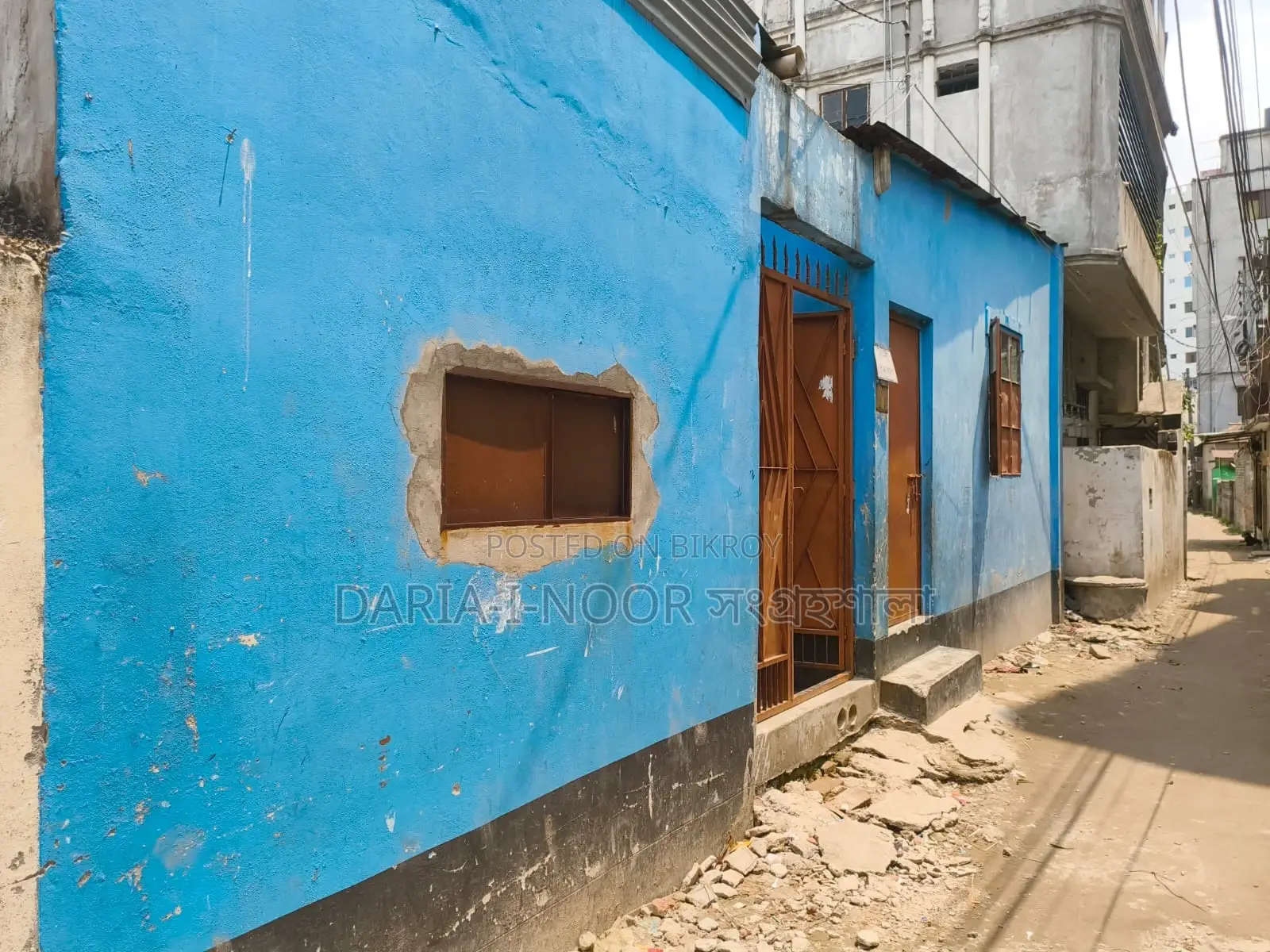 উত্তরখানে ১২ ফিট রাস্তা সংলগ্ন তিন কাঠা জমিতে টিন শেড বাড়ি বিক্রি