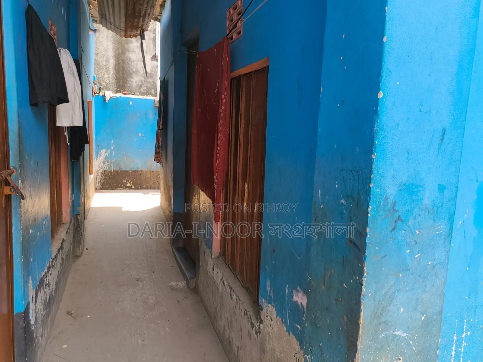 উত্তরখানে ১২ ফিট রাস্তা সংলগ্ন তিন কাঠা জমিতে টিন শেড বাড়ি বিক্রি