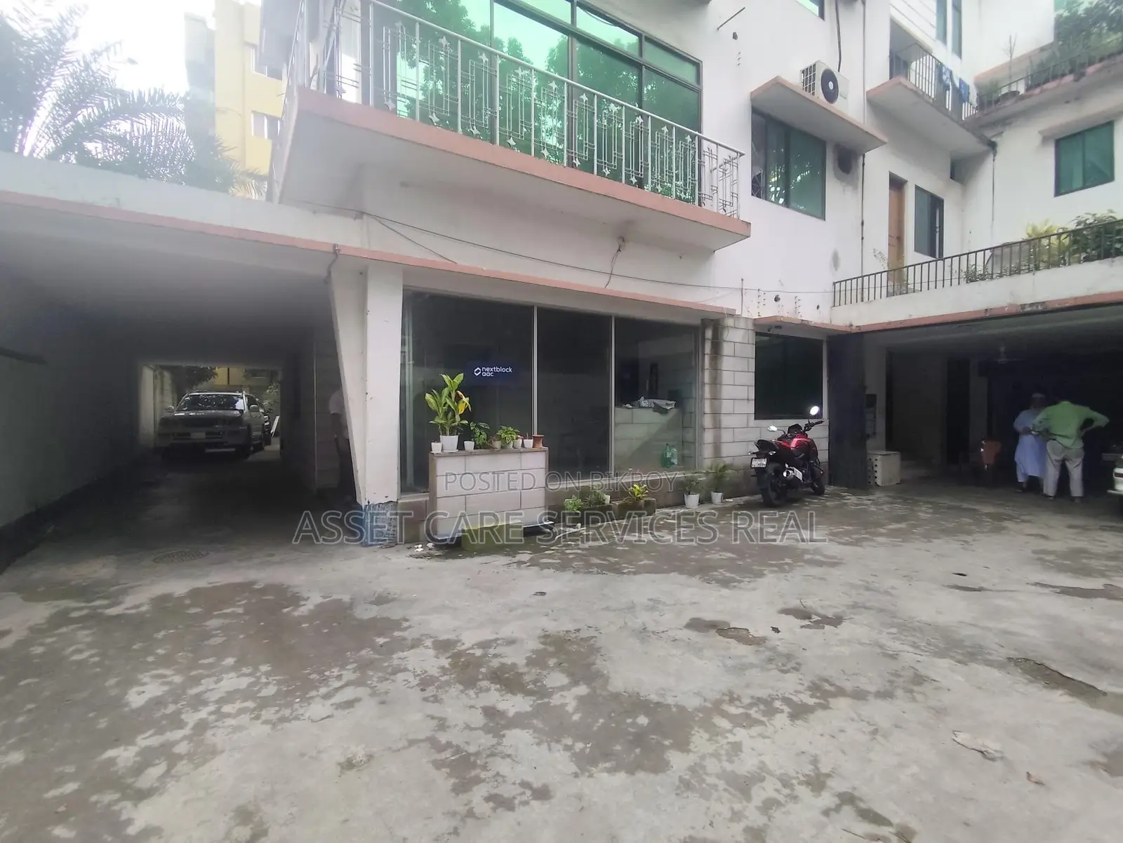 বনানীতে ৩৬০০ বর্গফুটের গ্রাউন্ড ফ্লোর অফিস/শোরুম স্পেস ভাড়া