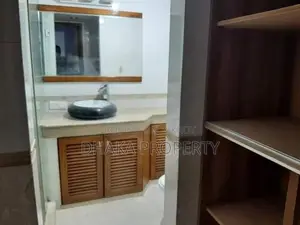 গুলশানে ২৪৫০ বর্গফুটের আন-ফার্নিশড অ্যাপার্টমেন্ট ভাড়া